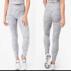 Vuori Clean Elevation Dreamknit Leggings Size Extra Small XS Pale Heather Camo